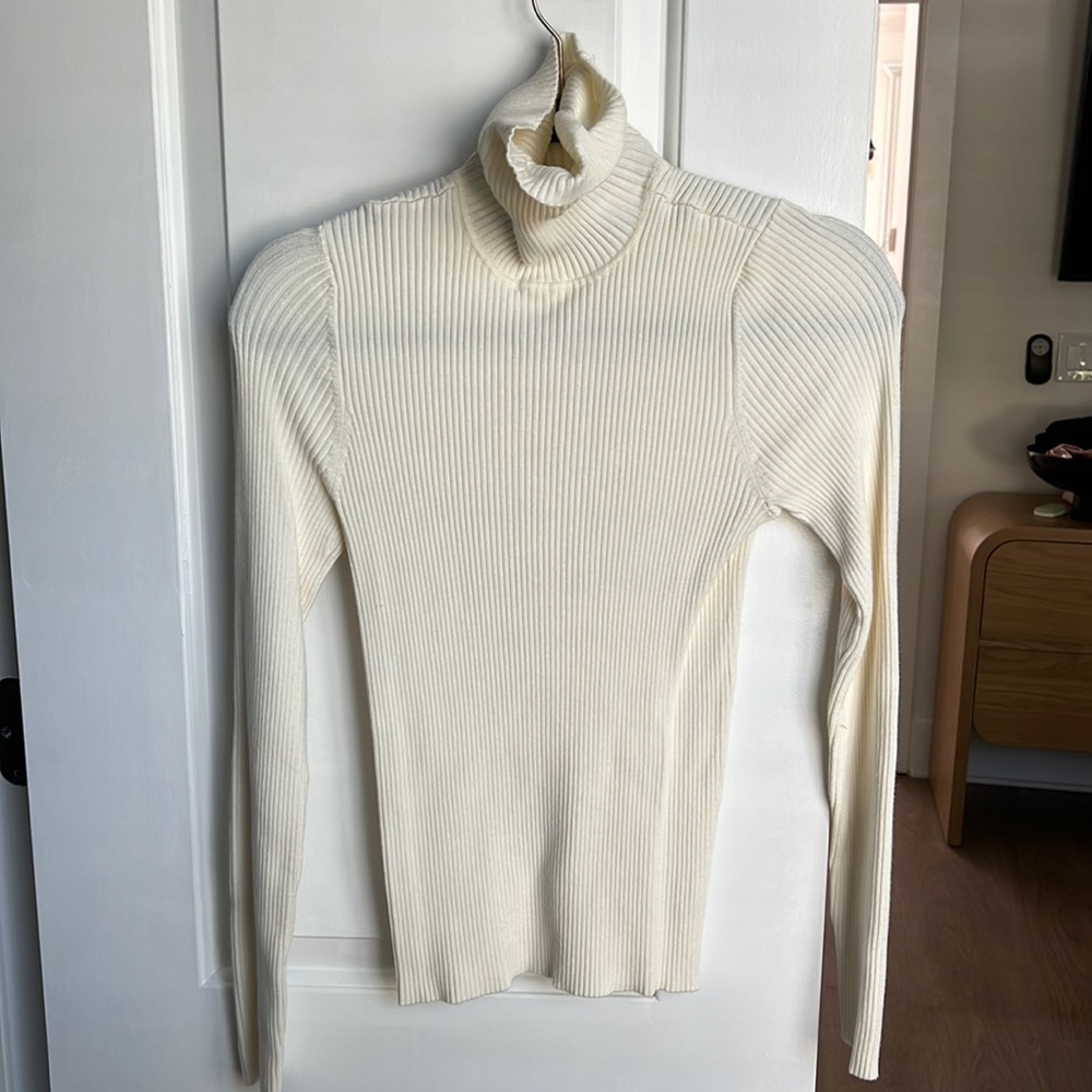 525 turtleneck